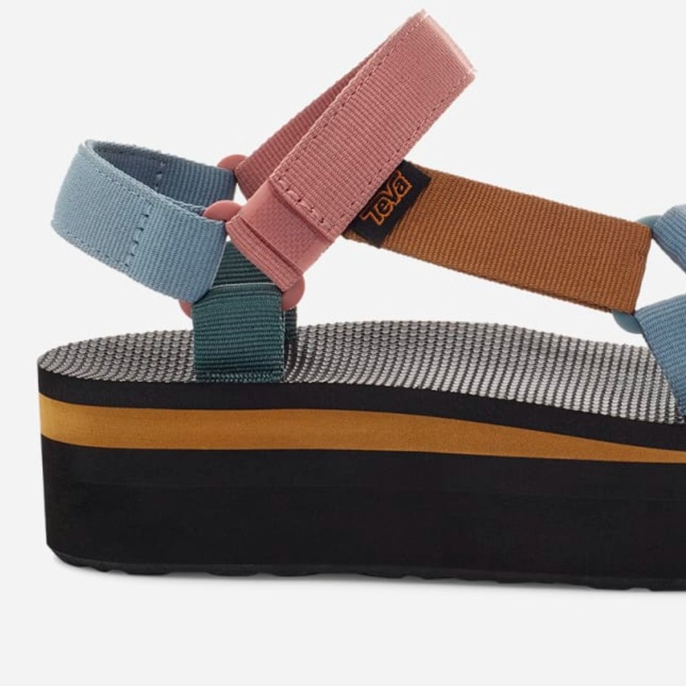 Teva Flatform Universal Sandal